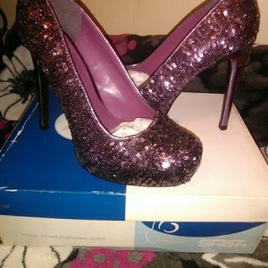 Brand new heals, wedges, there so pretty in person